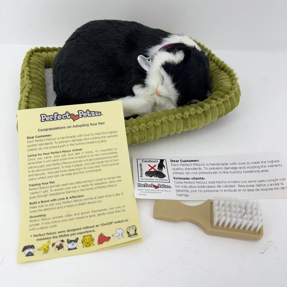 Perfect Petzzz Black and White Shorthair Breathing Plush Cat New in Box 122222